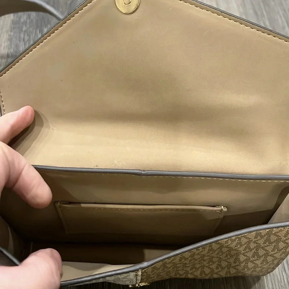 (42)NWOT MICHAEL KORS WOMEN  SPLIT LOGO ENVELOPE BELT BAG MK LOGO VANILLA - Picture 5 of 6